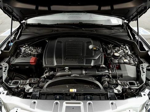 New 2026 Jaguar F-PACE R-Dynamic S image 31