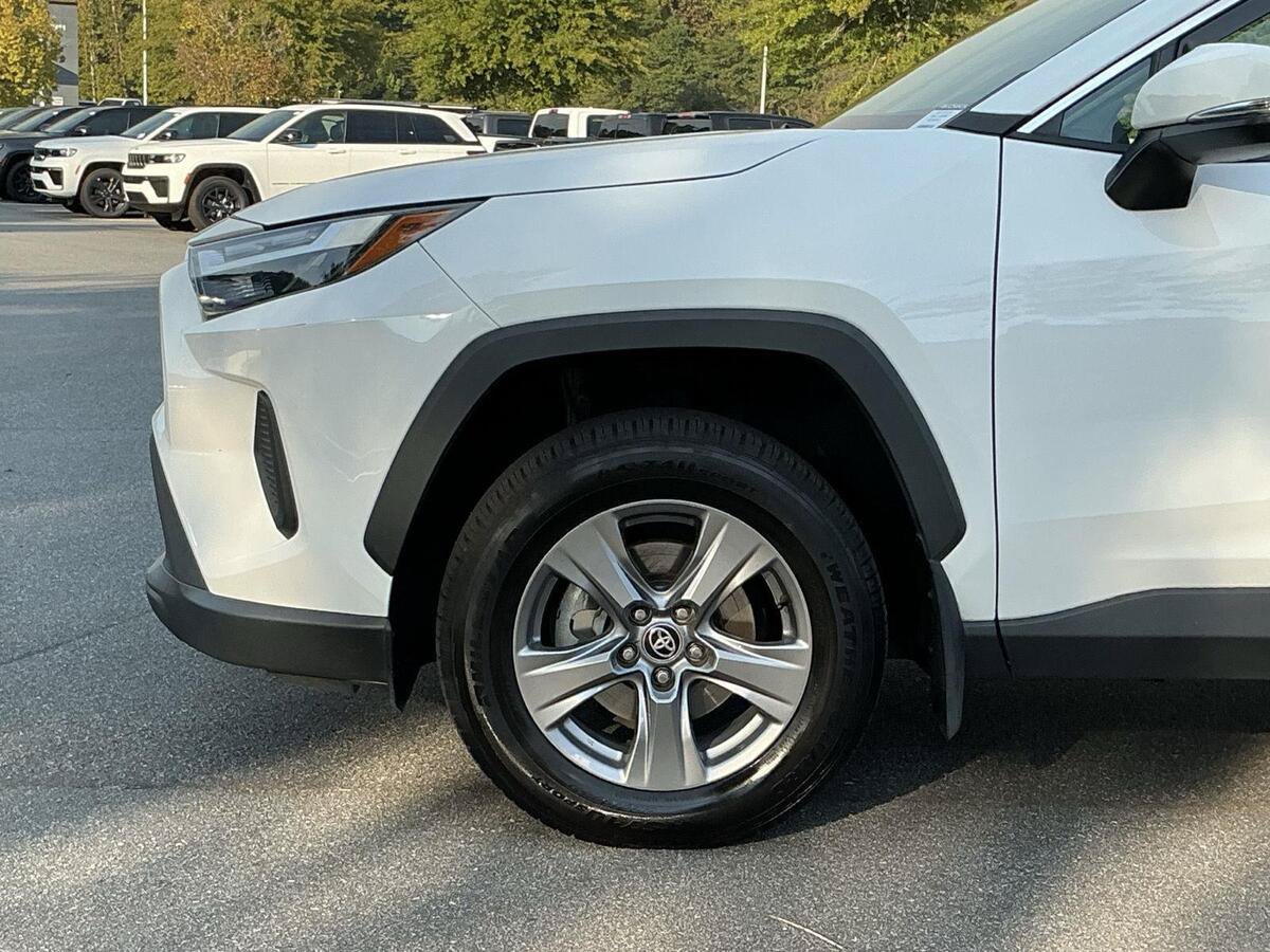 Used 2024 Toyota RAV4 XLE w/ Convenience Package FWD image 12