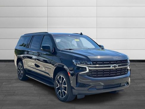 Used 2022 Chevrolet Suburban RST w/ Luxury Package image 7