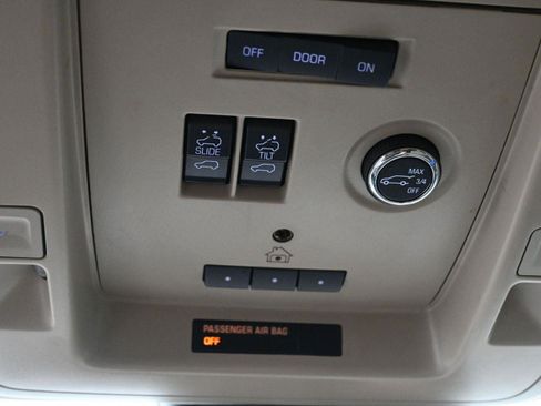 Used 2017 Chevrolet Suburban Premier image 37