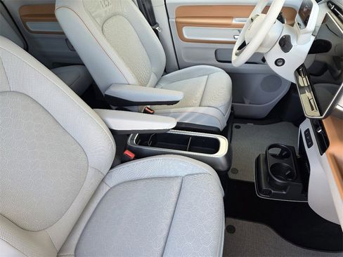 New 2025 Volkswagen ID. Buzz 1st Edition image 10