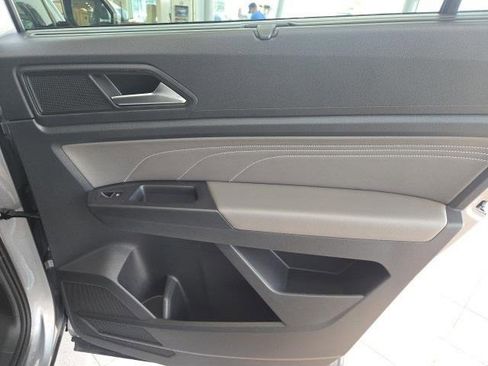 Used 2023 Volkswagen Atlas SE image 13