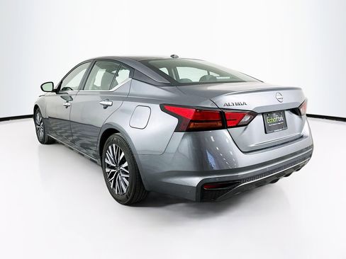Used 2025 Nissan Altima 2.5 SV FWD image 5