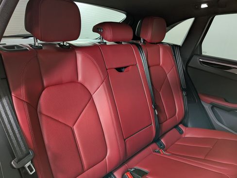 Certified 2025 Porsche Macan S AWD/4WD image 24