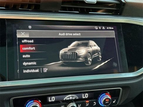 Used 2024 Audi Q3 2.0T Premium image 40