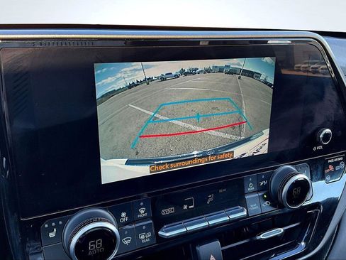 Used 2023 Toyota Highlander XLE image 21