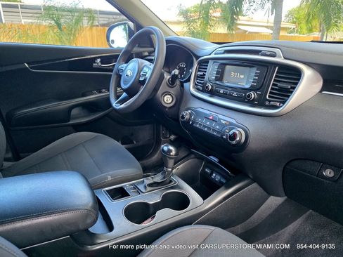 Used 2017 Kia Sorento FWD image 34