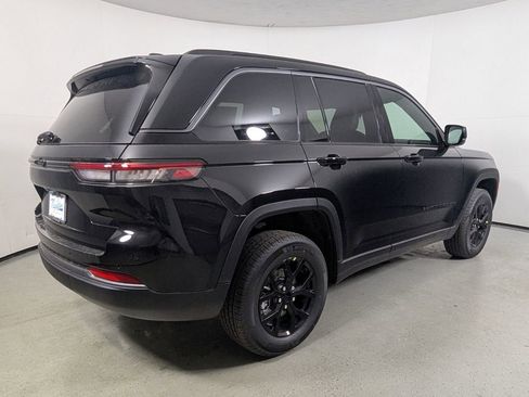 New 2026 Jeep Grand Cherokee Altitude RWD image 8