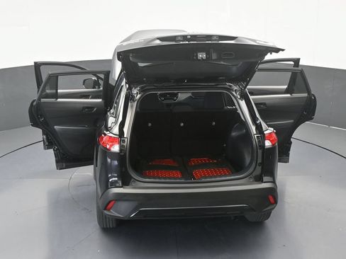 Used 2022 Toyota Corolla Cross LE w/ Moonroof Package FWD image 61