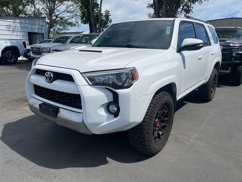 Used 2019 Toyota 4Runner TRD Off-Road Premium AWD/4WD image 2