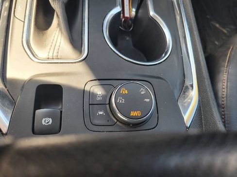 Used 2021 Chevrolet Traverse Premier w/ Redline Edition AWD/4WD image 27