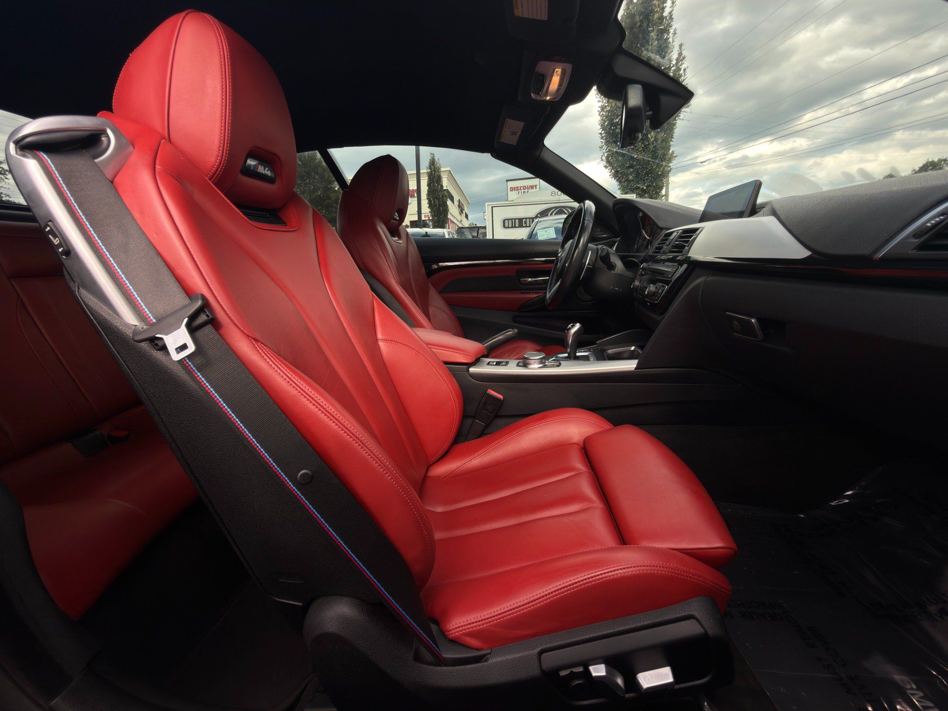 Used 2019 BMW M4 Convertible w/ Competition Package RWD image 34