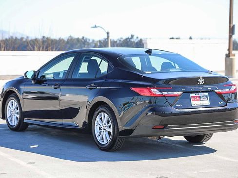 Used 2025 Toyota Camry LE image 7