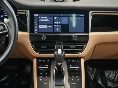 Certified 2023 Porsche Macan AWD/4WD image 12