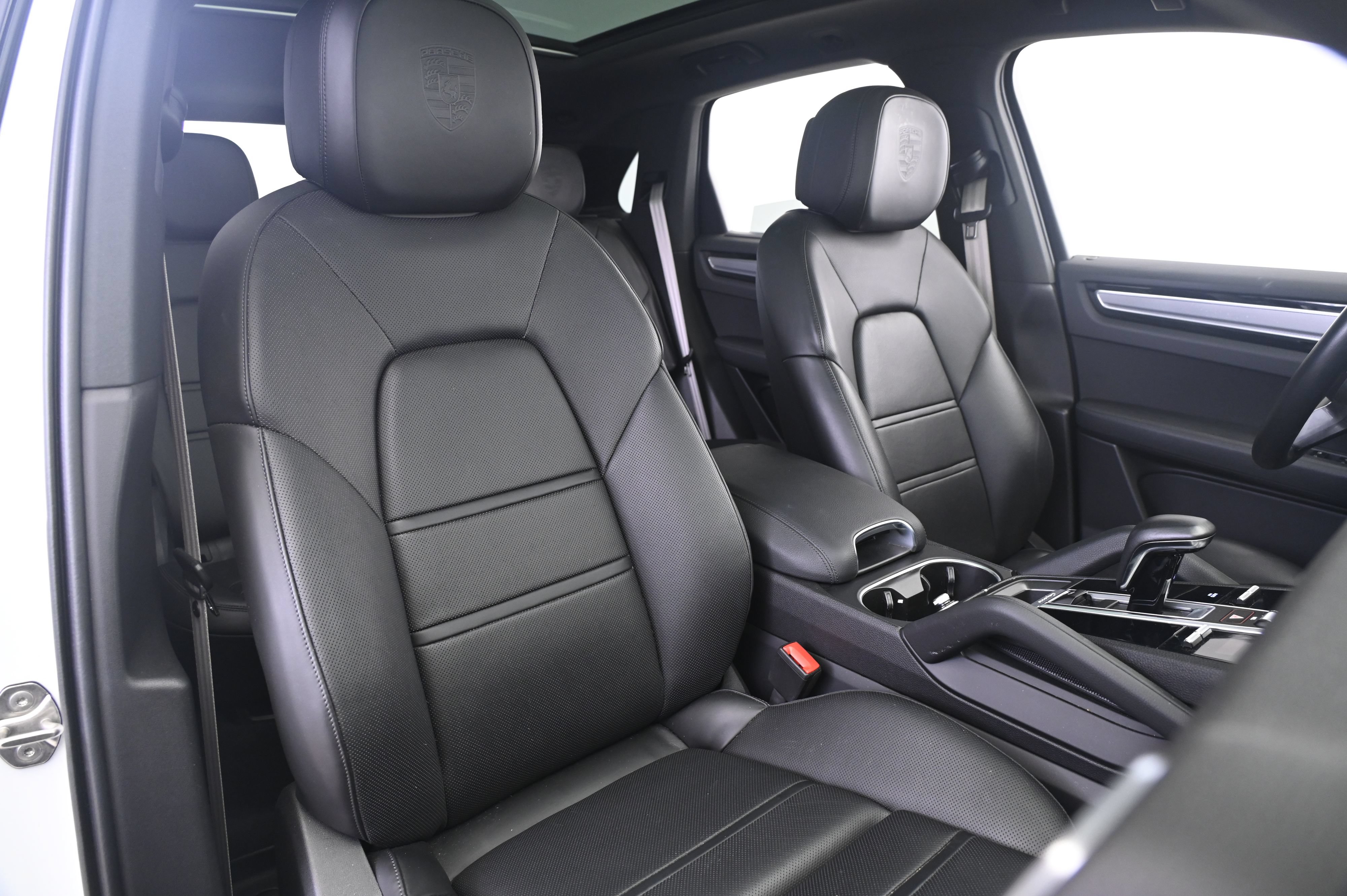 Certified 2022 Porsche Cayenne Platinum Edition AWD/4WD image 24