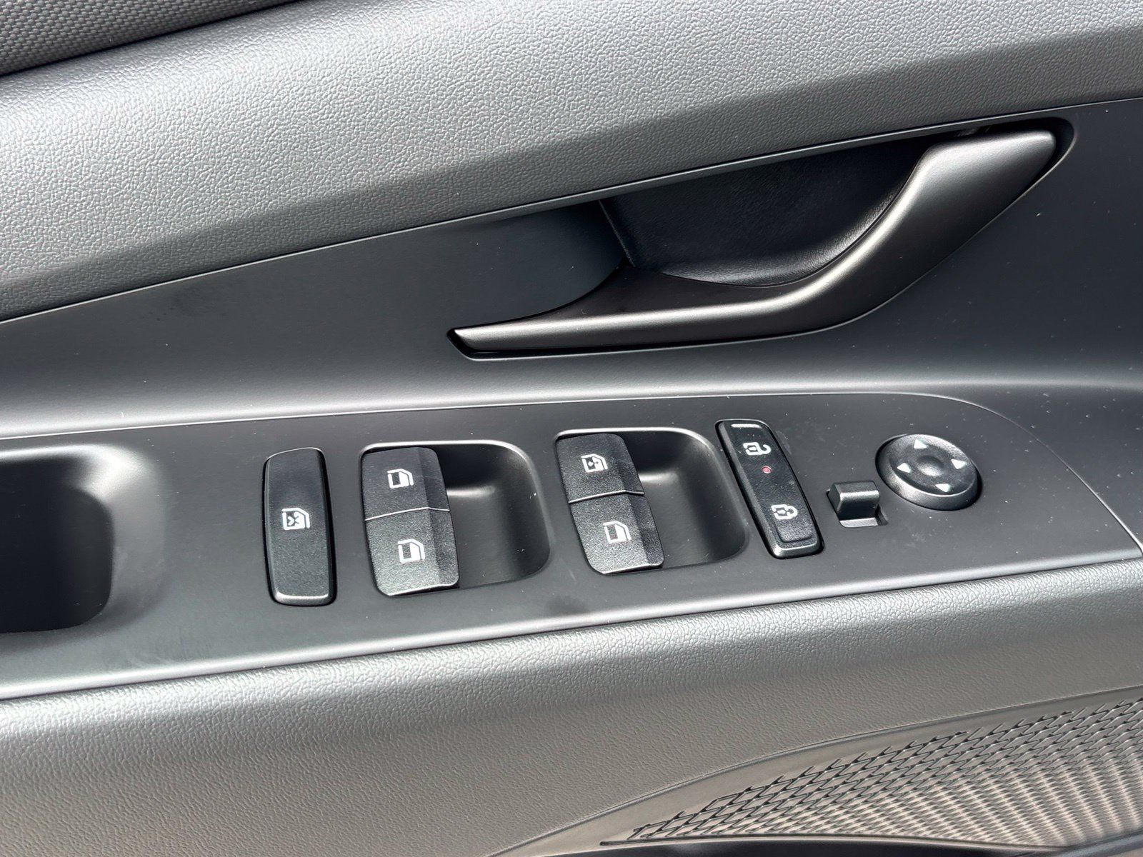 New 2026 Hyundai Elantra SEL Sport FWD image 11