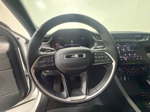 Certified 2023 Jeep Grand Cherokee L Altitude AWD/4WD image 18