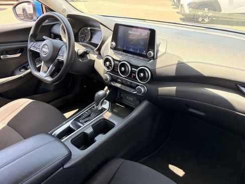 Used 2024 Nissan Sentra SV FWD image 11