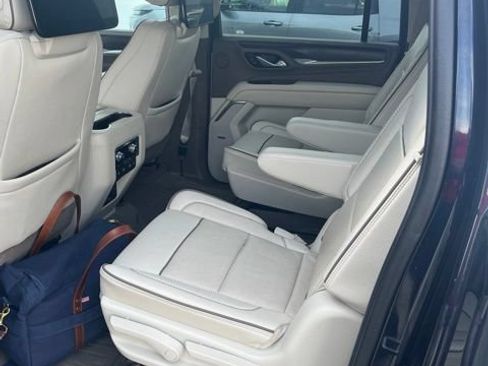 Used 2021 GMC Yukon XL Denali w/ Advanced Technology Package AWD/4WD image 8