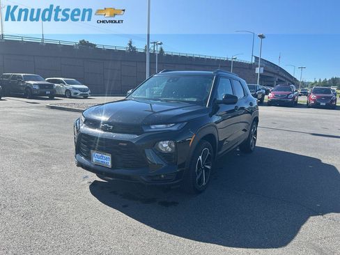 Used 2023 Chevrolet TrailBlazer RS w/ Convenience Package AWD/4WD image 3