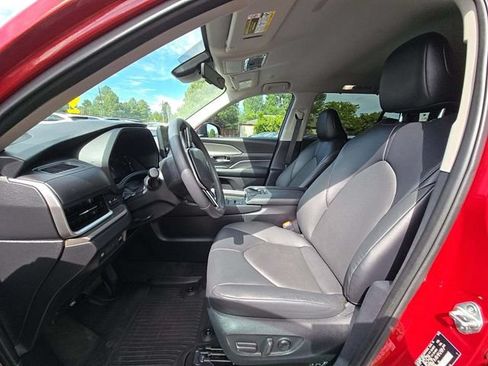 Used 2024 Toyota Grand Highlander AWD Hybrid image 12