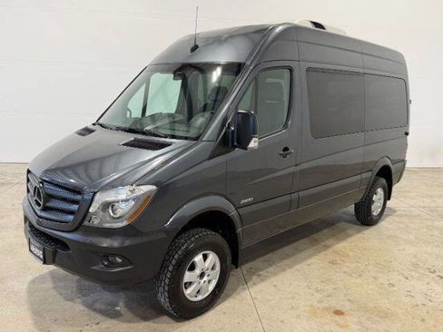 Used 2016 Mercedes-Benz Sprinter 2500 image 2