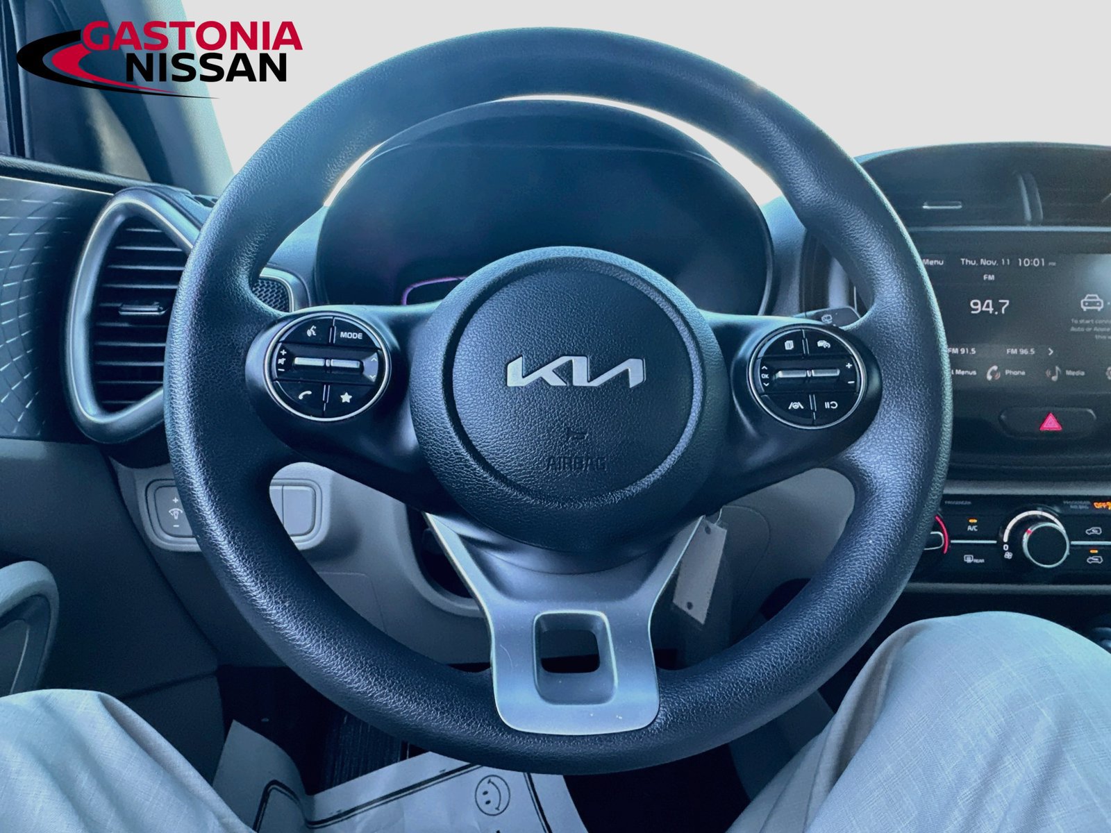 Used 2023 Kia Soul LX FWD image 14