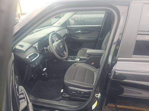 Used 2023 Chevrolet TrailBlazer LT AWD/4WD image 13