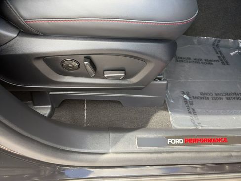 Used 2025 Ford Explorer ST RWD image 33