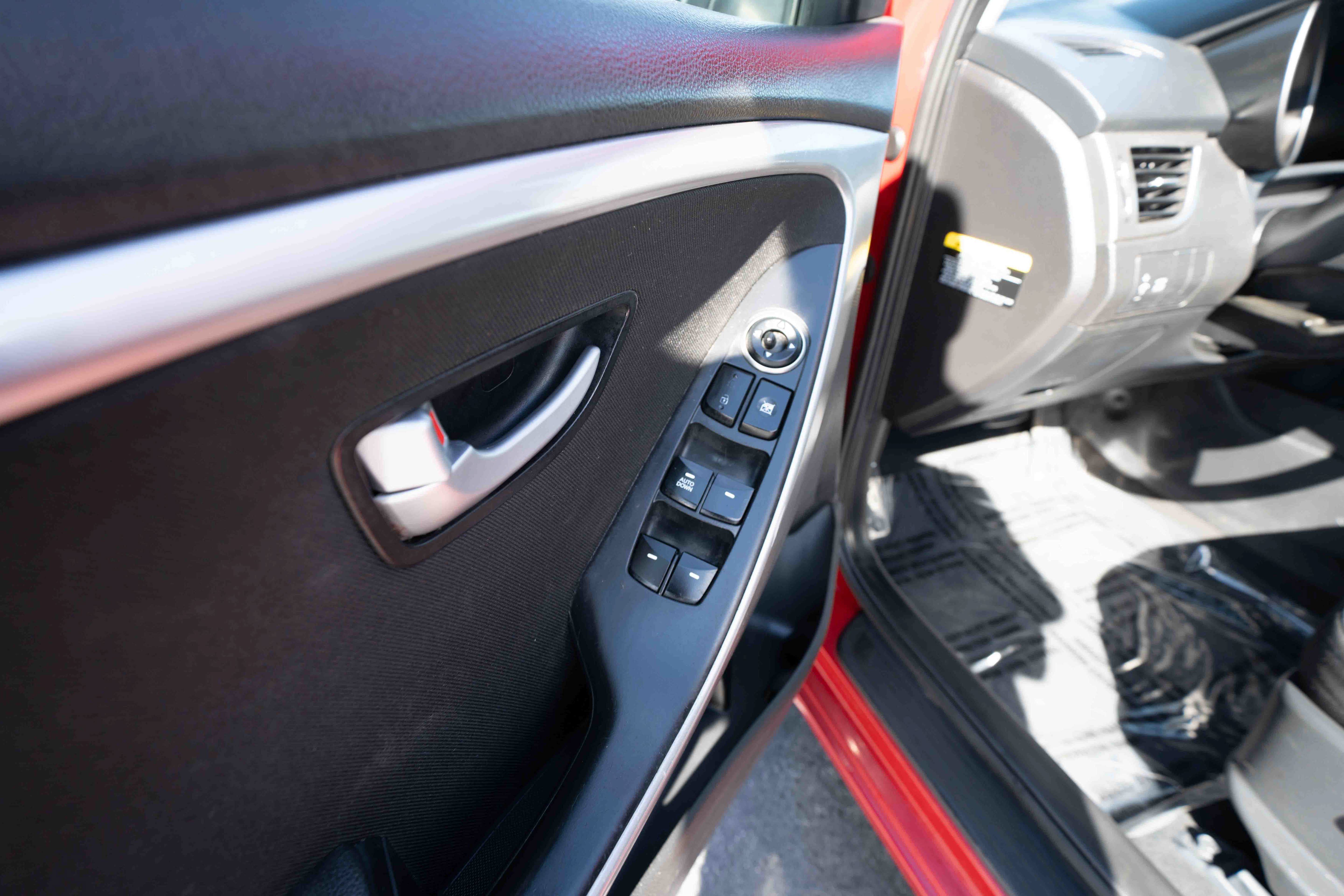 Used 2016 Hyundai Elantra GT FWD image 7