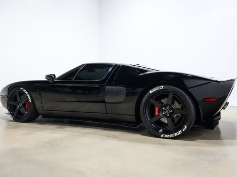 Used 2006 Ford GT RWD image 18