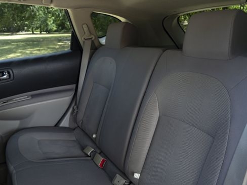 Used 2013 Nissan Rogue S FWD image 18