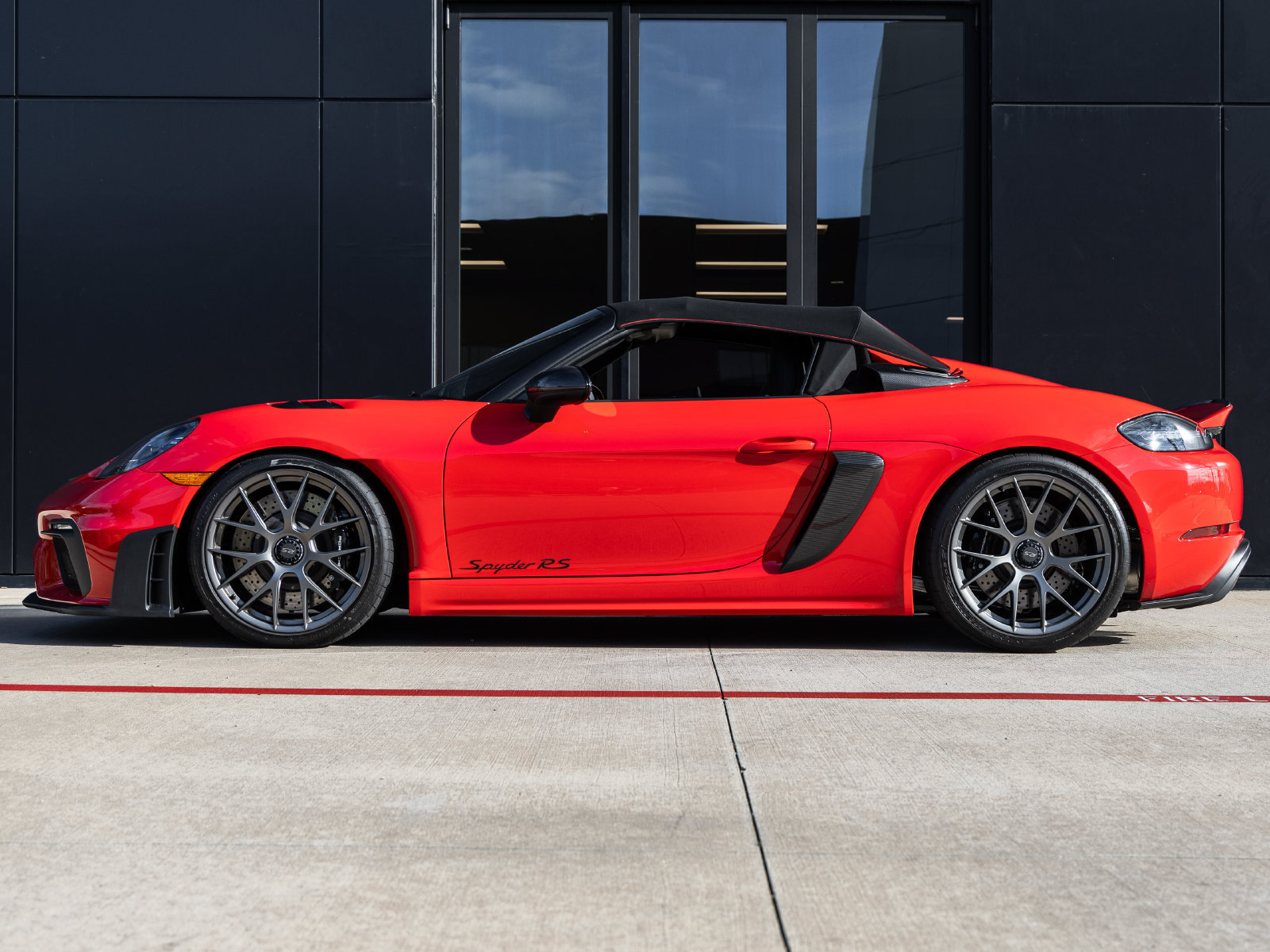 Certified 2025 Porsche 718 Boxster Spyder RS RWD image 2