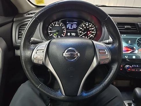 Used 2015 Nissan Altima 2.5 SV w/ Convenience Package FWD image 19