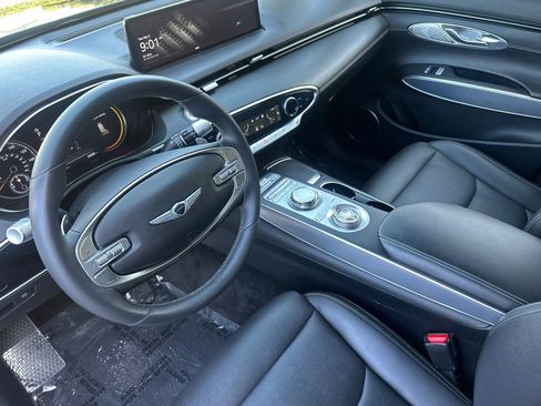 Used 2023 Genesis GV70 2.5T w/ Select Package image 11