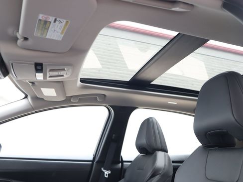 Used 2024 Nissan Ariya AWD image 50