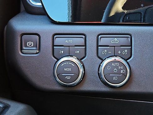 New 2026 GMC Sierra 1500 Elevation image 19