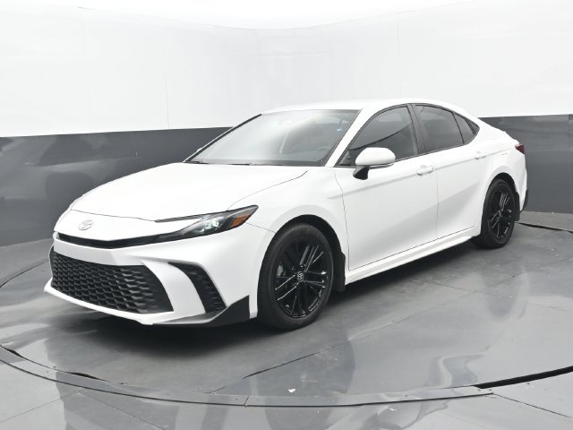 Used 2025 Toyota Camry SE FWD image 8