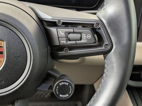 Used 2025 Porsche Macan 4 Electric image 23