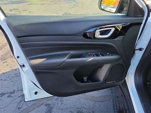 New 2026 Jeep Compass Limited image 16