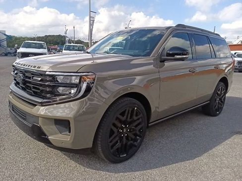 New 2026 Ford Expedition Platinum w/ Stealth Performance Package AWD/4WD image 7