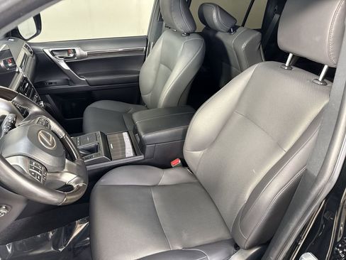 Used 2022 Lexus GX 460 Premium w/ Accessory Package AWD/4WD image 18