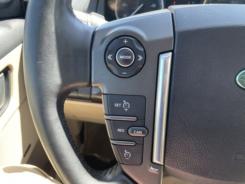 Used 2015 Land Rover LR2 AWD/4WD image 15