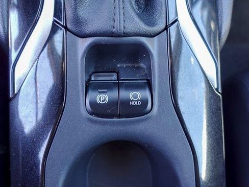 Certified 2023 Toyota Corolla Cross XLE FWD image 22