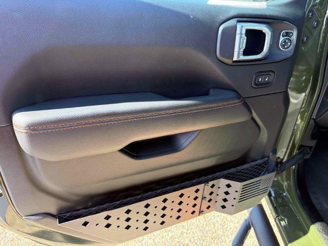 Used 2022 Jeep Gladiator Mojave AWD/4WD image 15