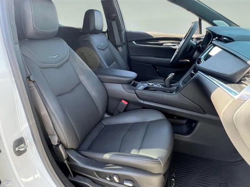 Used 2021 Cadillac XT5 Premium Luxury FWD image 19