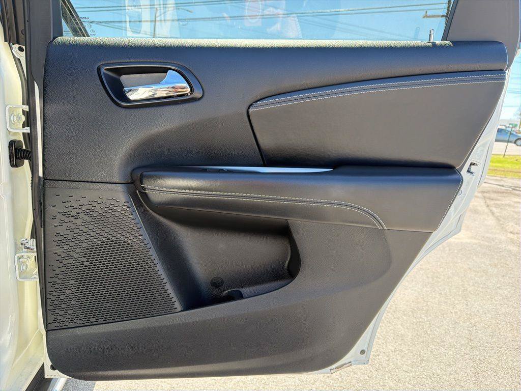 Used 2018 Dodge Journey Crossroad FWD image 17