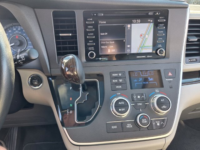 Used 2020 Toyota Sienna XLE Premium FWD image 23