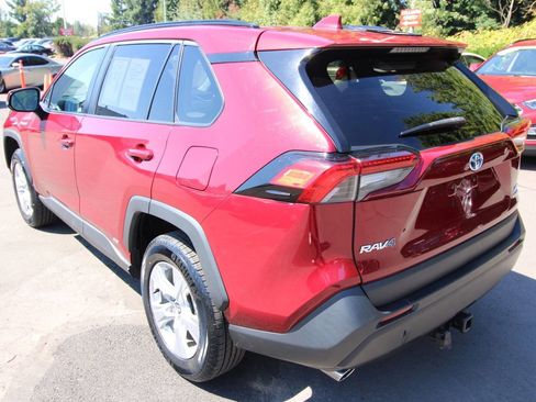 Used 2020 Toyota RAV4 XLE w/ Convenience Package AWD/4WD image 3