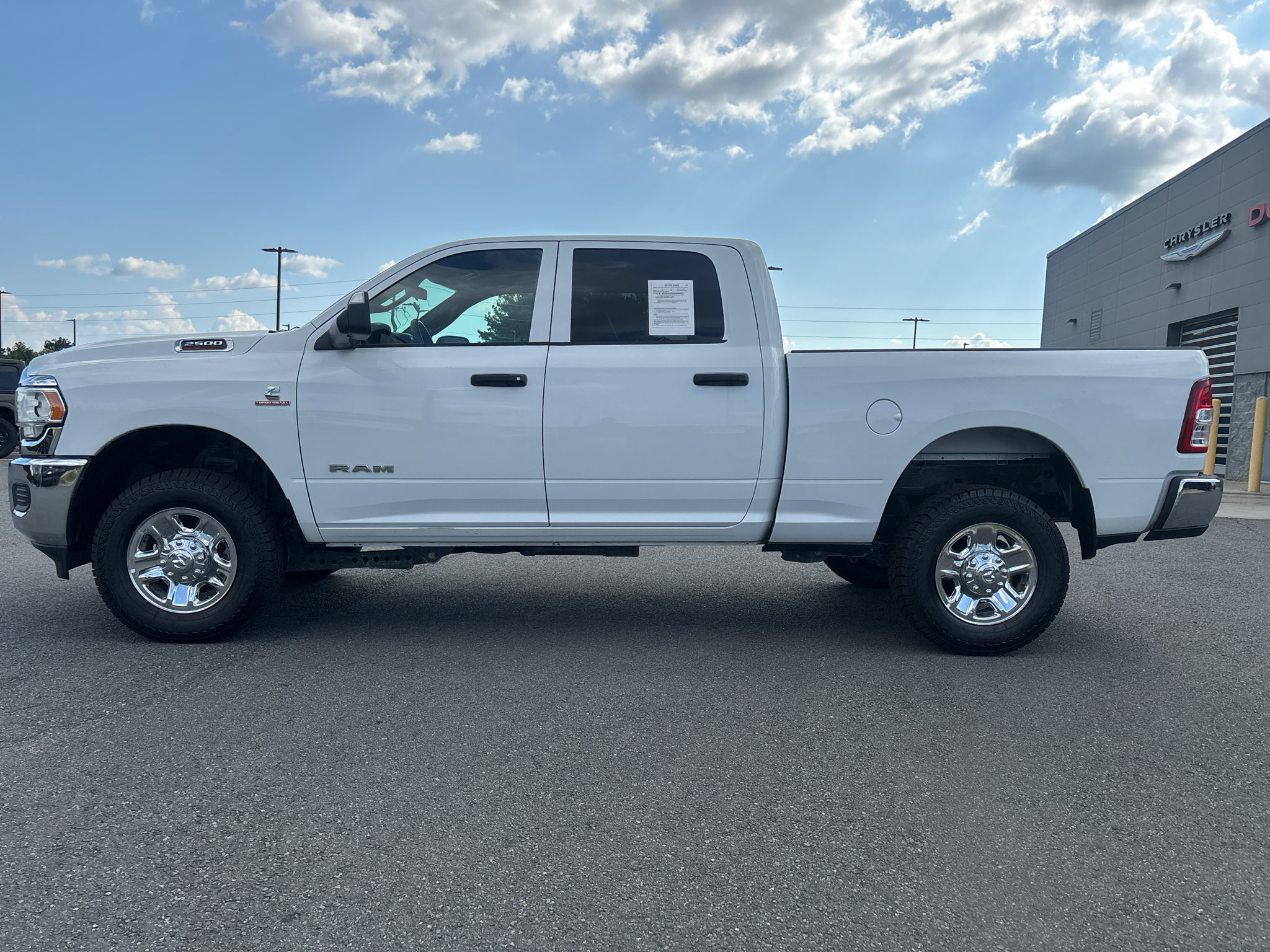 Used 2022 RAM 2500 Tradesman w/ Chrome Appearance Group AWD/4WD image 7